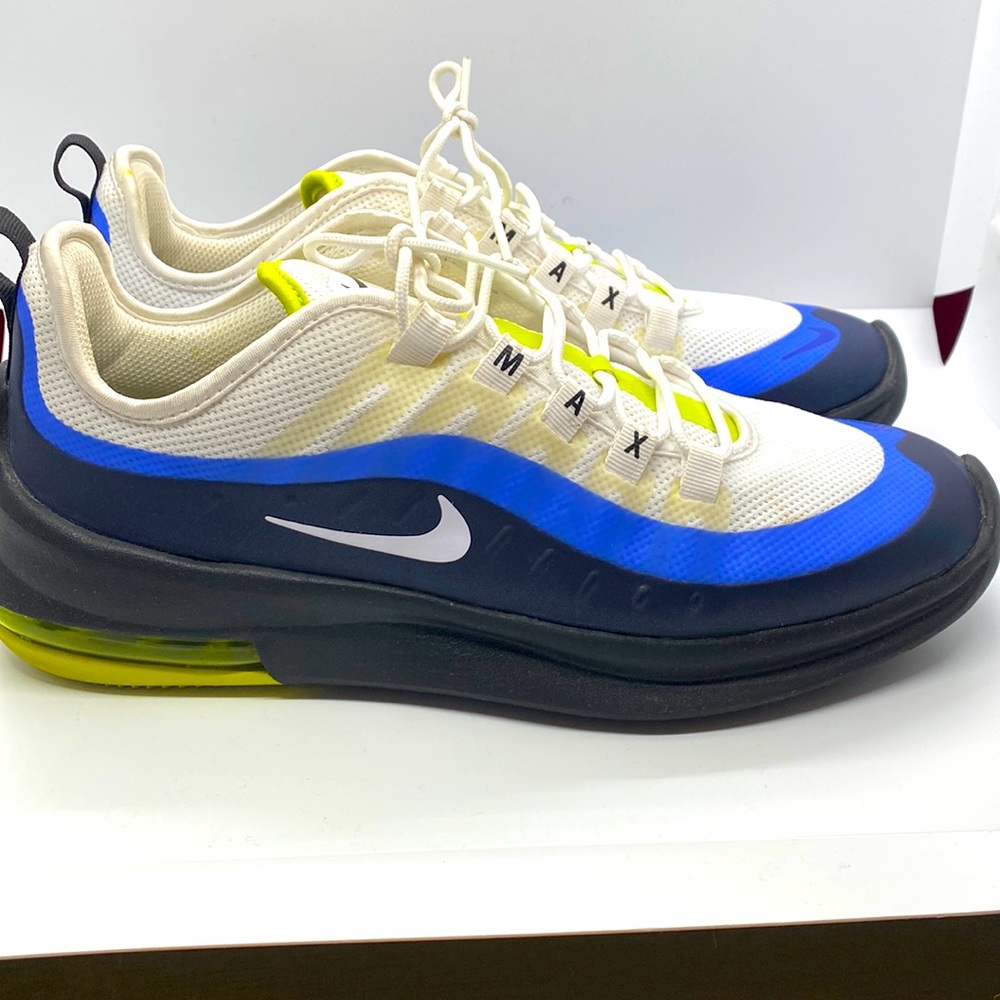 Nike Air Max Axis